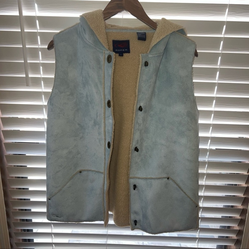 ROPER LT BLUE FAUX SUEDE HOODED VEST W/ SHERPA LINING & ANTIQUE BRONZE CLOSURES
